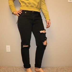 American Eagle distressed tom girl jean